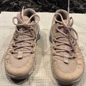 Nike Women's Light Pink Sneakers